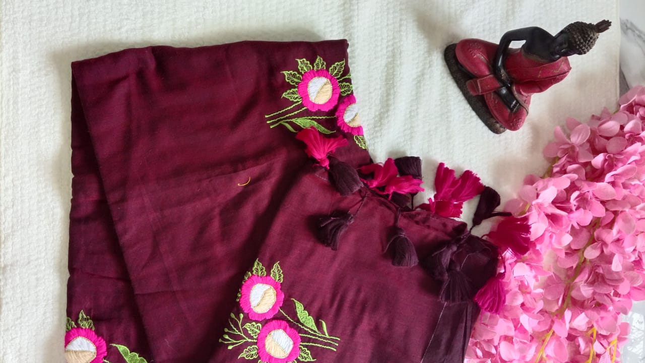 Maroon hand woven mul cotton saree